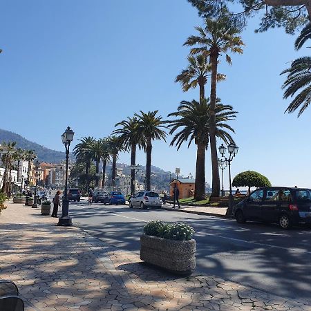 Casa Alexandra Lägenhet Rapallo Exteriör bild